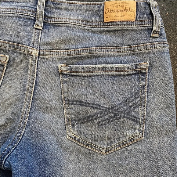 Aeropostale Distressed Midi Jean Shorts Size 2 Good Condition Cute Summer Shorts - Picture 2 of 10